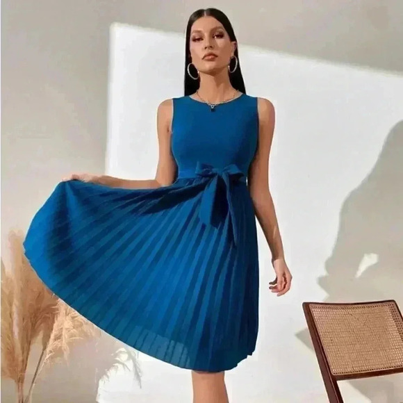 NWT Shein Pleated Hem Belted Dress m 8/10 - Picture 1 of 5